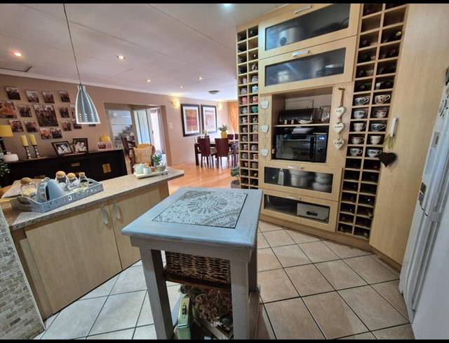 3 BEDROOM HOUSE FOR SALE IN MEYERSDAL